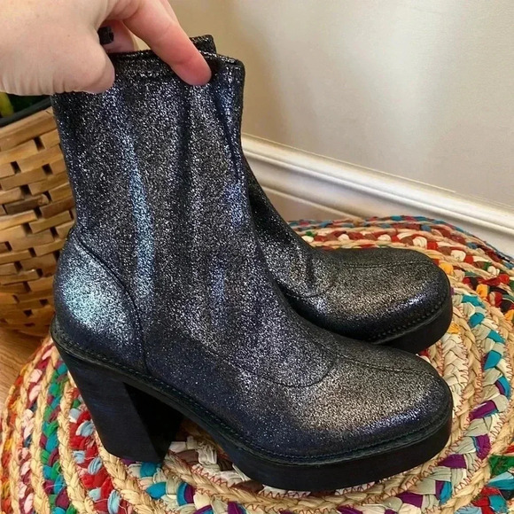 Free People  metallic navy platform boots - Picture 1 of 7